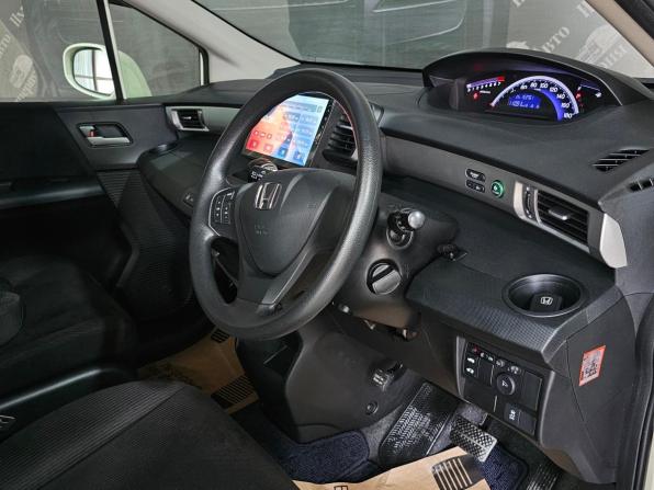 Honda Freed I Рестайлинг с пробегом 2012 года, цена 1 240 000 рублей, 153700 км, компактвэн, Автокод Объявления