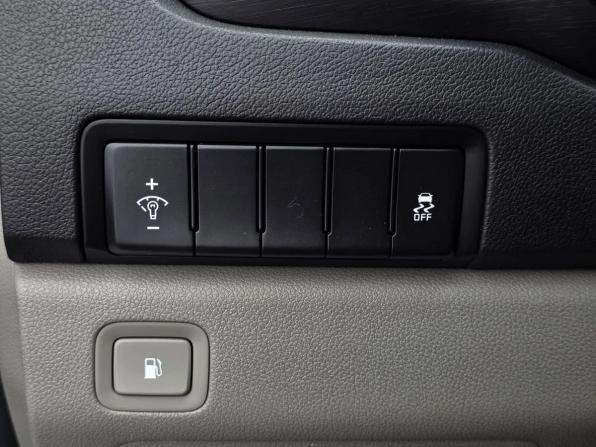 Kia Carnival III с пробегом 2019 года, цена 2 350 000 рублей, 127594 км, минивэн, Автокод Объявления