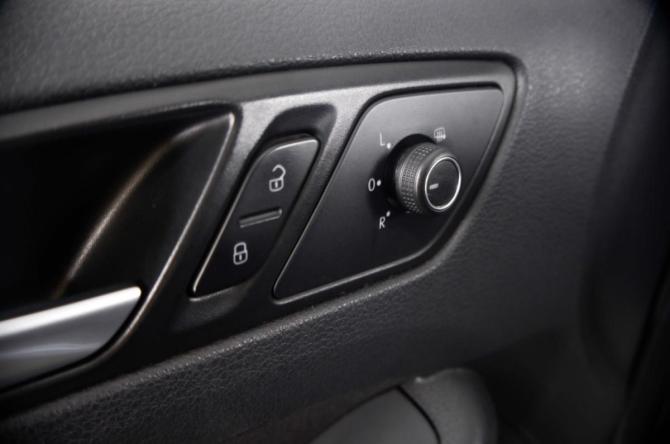 Volkswagen Jetta VI Рестайлинг с пробегом 2015 года, цена 1 099 000 рублей, 145600 км, седан, Автокод Объявления