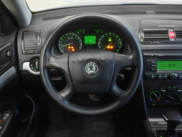 Skoda Octavia II (A5) с пробегом 2008 года, цена 399 000 рублей, 285279 км, лифтбек, Автокод Объявления