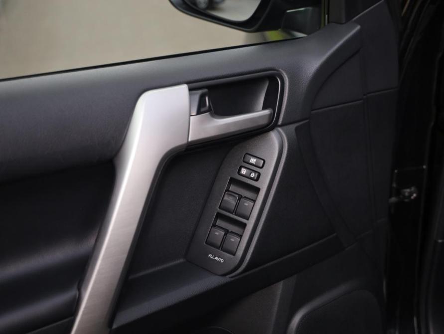Toyota Land Cruiser Prado 150 Series Рестайлинг 2 Санкт-Петербург  - изображение 27