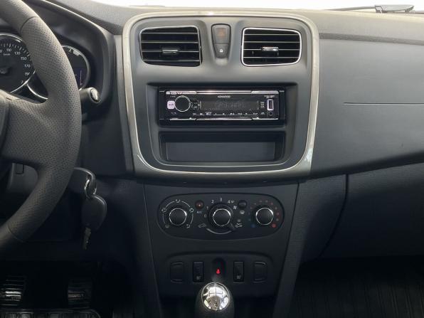 Renault Logan II с пробегом 2015 года, цена 800 000 рублей, 103935 км, седан, Автокод Объявления
