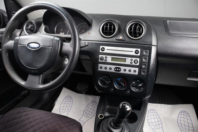 Ford Fiesta Mk5 с пробегом 2005 года, цена 289 000 рублей, 280000 км, хэтчбек, Автокод Объявления