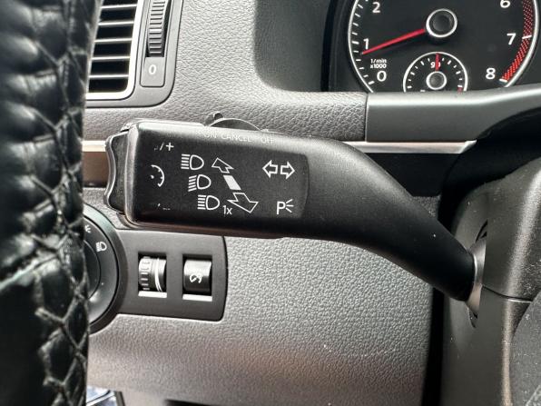 Volkswagen Touran I Рестайлинг 2 с пробегом 2010 года, цена 999 000 рублей, 236516 км, компактвэн, Автокод Объявления