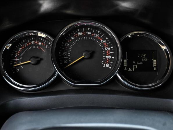 Renault Sandero II Рестайлинг с пробегом 2019 года, цена 1 099 000 рублей, 88553 км, хэтчбек, Автокод Объявления