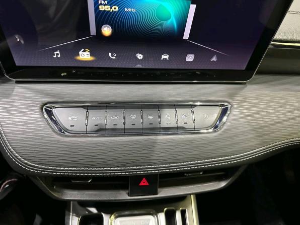 Haval Jolion I Рестайлинг с пробегом 2024 года, цена 2 349 000 рублей, 33066 км, внедорожник, Автокод Объявления