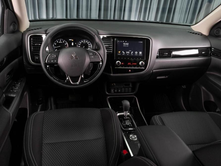 Mitsubishi Outlander III Рестайлинг 3 Тюмень  - изображение 11