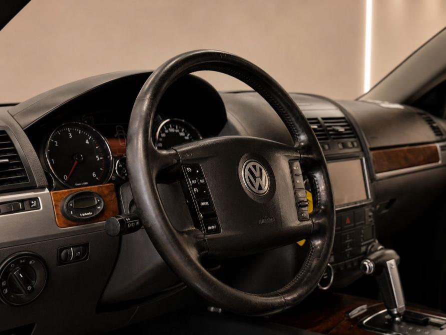 Volkswagen Touareg I Рестайлинг Челябинск  - изображение 11