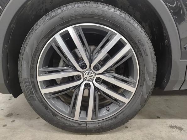 Volkswagen Tiguan II Рестайлинг с пробегом 2021 года, цена 3 763 000 рублей, 69643 км, внедорожник, Автокод Объявления