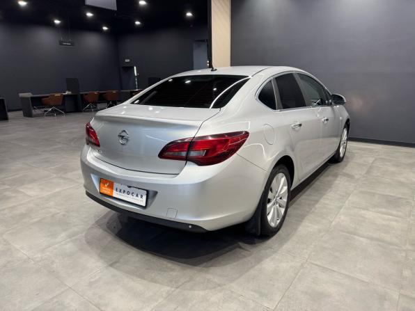 Opel Astra J Рестайлинг с пробегом 2012 года, цена 619 000 рублей, 186000 км, седан, Автокод Объявления