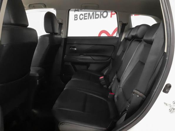 Mitsubishi Outlander III Рестайлинг с пробегом 2015 года, цена 1 648 000 рублей, 171535 км, внедорожник, Автокод Объявления