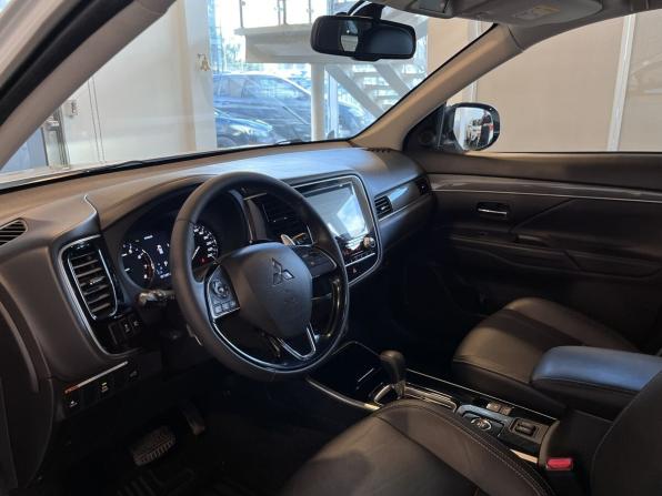 Mitsubishi Outlander III Рестайлинг 3 с пробегом 2021 года, цена 3 240 000 рублей, 51286 км, внедорожник, Автокод Объявления