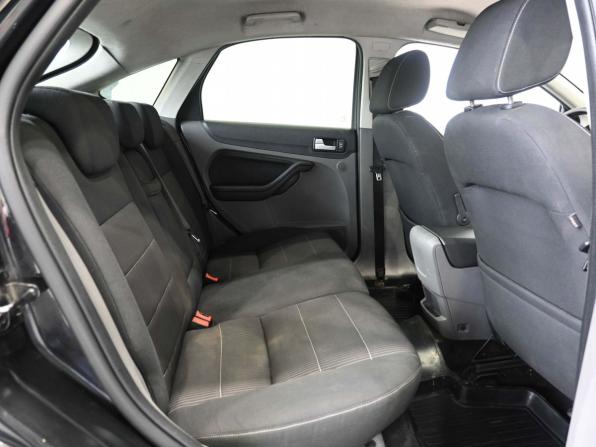 Ford Focus II Рестайлинг с пробегом 2010 года, цена 549 900 рублей, 303380 км, хэтчбек, Автокод Объявления