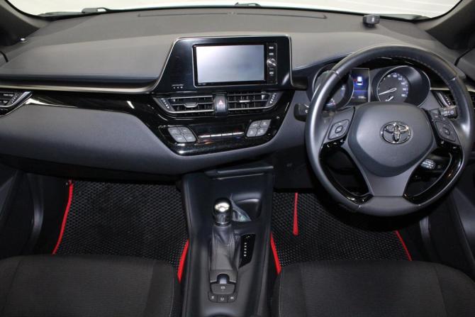 Toyota C-HR I с пробегом 2018 года, цена 2 099 000 рублей, 51000 км, внедорожник, Автокод Объявления