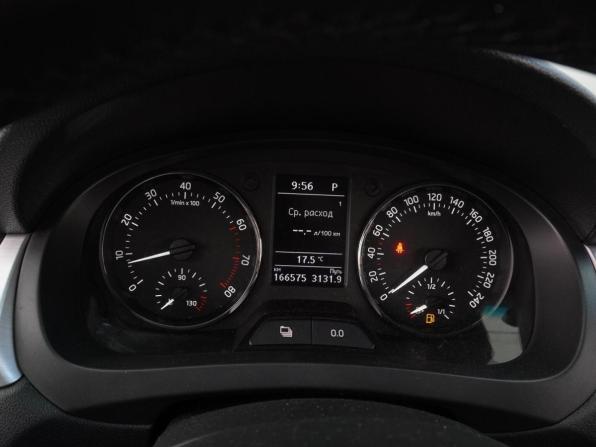 Skoda Rapid I с пробегом 2014 года, цена 1 060 000 рублей, 166575 км, лифтбек, Автокод Объявления