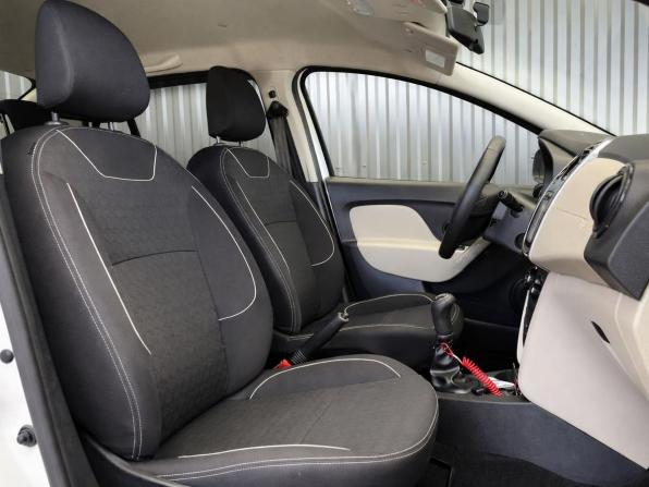 Renault Logan II с пробегом 2017 года, цена 837 000 рублей, 90019 км, седан, Автокод Объявления