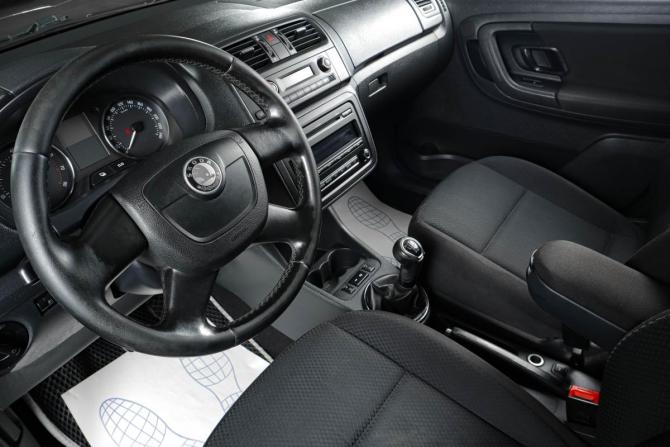 Skoda Fabia II Рестайлинг с пробегом 2011 года, цена 589 000 рублей, 286000 км, хэтчбек, Автокод Объявления