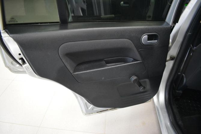 Ford Fusion I Рестайлинг с пробегом 2006 года, цена 399 000 рублей, 140000 км, хэтчбек, Автокод Объявления