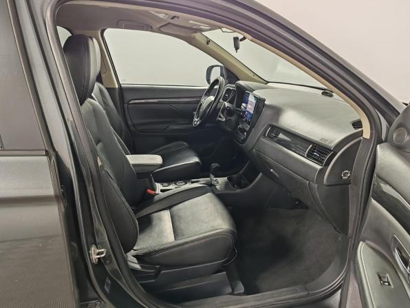 Mitsubishi Outlander III Рестайлинг 2 с пробегом 2016 года, цена 1 625 000 рублей, 207172 км, внедорожник, Автокод Объявления