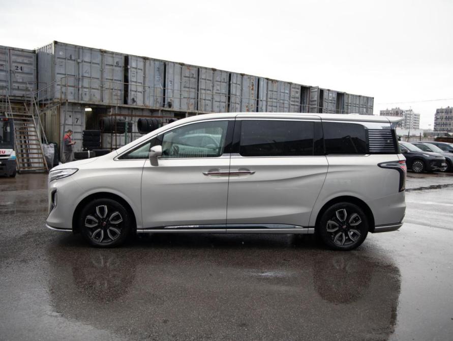 Hongqi HQ9 Санкт-Петербург  - изображение 3
