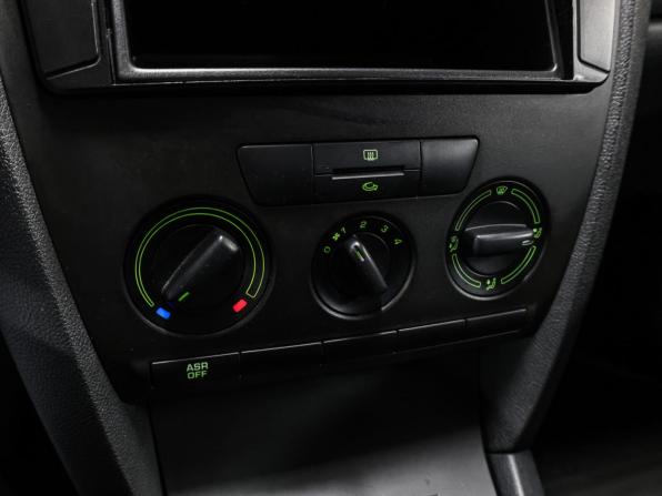 Skoda Octavia II (A5) Рестайлинг с пробегом 2011 года, цена 679 000 рублей, 79300 км, лифтбек, Автокод Объявления