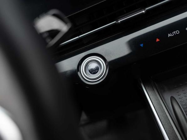 Omoda C5 I с пробегом 2022 года, цена 1 655 000 рублей, 45565 км, внедорожник, Автокод Объявления