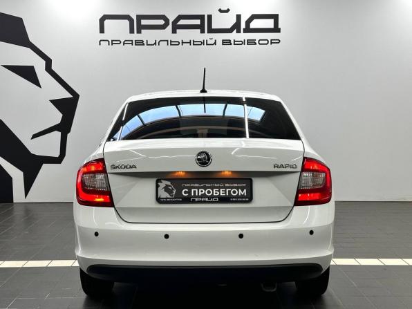 Skoda Rapid I с пробегом 2015 года, цена 949 900 рублей, 142041 км, лифтбек, Автокод Объявления