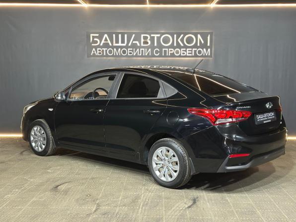 Hyundai Solaris II с пробегом 2018 года, цена 1 300 000 рублей, 112610 км, седан, Автокод Объявления
