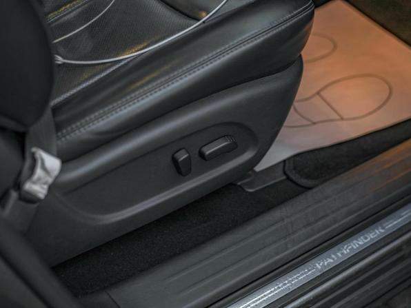 Nissan Pathfinder IV с пробегом 2015 года, цена 1 829 000 рублей, 163406 км, внедорожник, Автокод Объявления