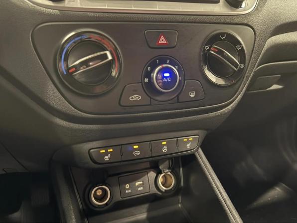 Hyundai Solaris II с пробегом 2018 года, цена 1 440 000 рублей, 110993 км, седан, Автокод Объявления