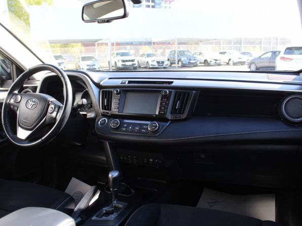 Toyota RAV4 IV (XA40) Рестайлинг с пробегом 2018 года, цена 3 550 000 рублей, 137081 км, внедорожник, Автокод Объявления