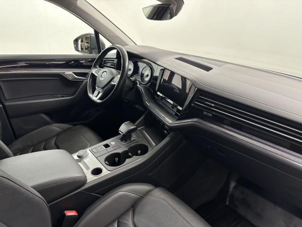 Volkswagen Touareg III с пробегом 2019 года, цена 5 390 000 рублей, 98489 км, внедорожник, Автокод Объявления