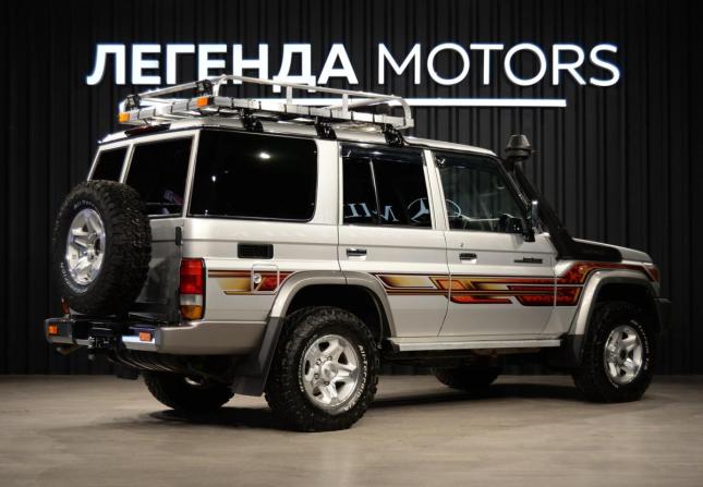 Toyota Land Cruiser 70 Series Рестайлинг 1 с пробегом 2015 года, цена 9 450 000 рублей, 2059 км, внедорожник, Автокод Объявления