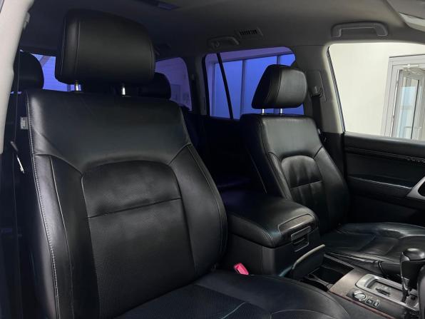 Toyota Land Cruiser 200 Series Рестайлинг 1 с пробегом 2012 года, цена 3 350 000 рублей, 299710 км, внедорожник, Автокод Объявления