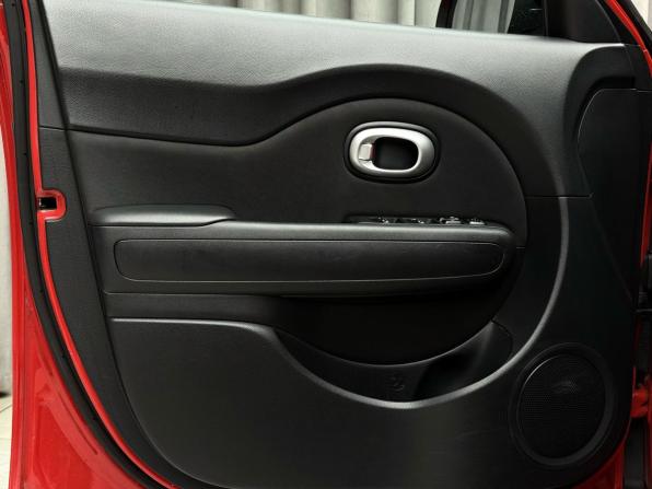 Kia Soul II Рестайлинг с пробегом 2017 года, цена 1 499 000 рублей, 143846 км, хэтчбек, Автокод Объявления