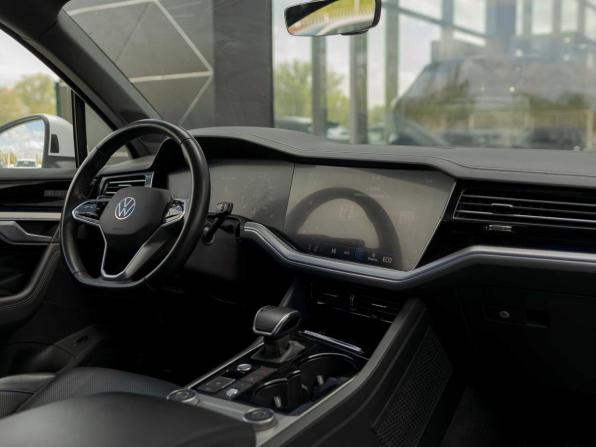 Volkswagen Touareg III с пробегом 2021 года, цена 5 330 000 рублей, 124168 км, внедорожник, Автокод Объявления