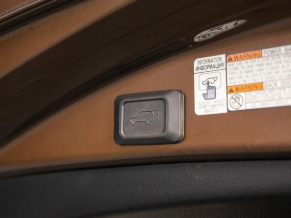 Toyota RAV4 IV (XA40) Рестайлинг с пробегом 2016 года, цена 1 998 000 рублей, 134977 км, внедорожник, Автокод Объявления