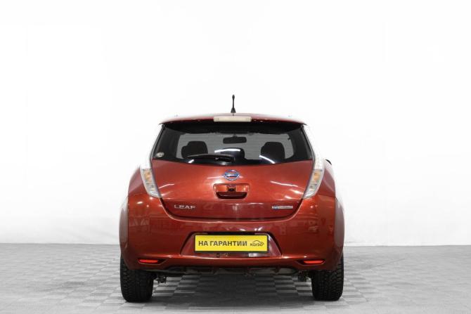 Nissan Leaf I (ZE0/AZE0) с пробегом 2013 года, цена 949 000 рублей, 230000 км, хэтчбек, Автокод Объявления