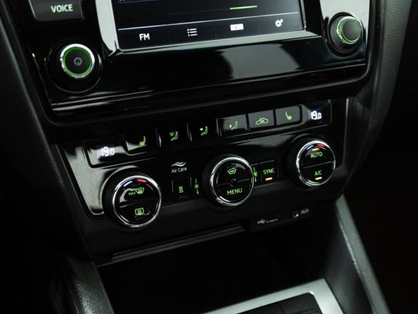 Skoda Octavia III (A7) с пробегом 2016 года, цена 1 199 585 рублей, 305871 км, лифтбек, Автокод Объявления