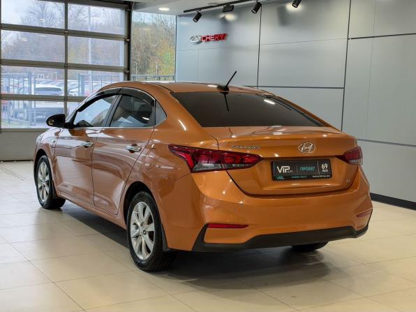 Hyundai Solaris II с пробегом 2017 года, цена 1 327 000 рублей, 159454 км, седан, Автокод Объявления