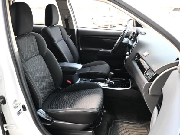 Mitsubishi Outlander III Рестайлинг 3 с пробегом 2021 года, цена 1 999 000 рублей, 188349 км, внедорожник, Автокод Объявления