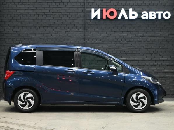 Honda Freed I Рестайлинг с пробегом 2011 года, цена 1 040 000 рублей, 153558 км, компактвэн, Автокод Объявления