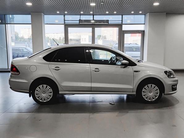Volkswagen Polo V Рестайлинг с пробегом 2016 года, цена 1 081 000 рублей, 107780 км, седан, Автокод Объявления