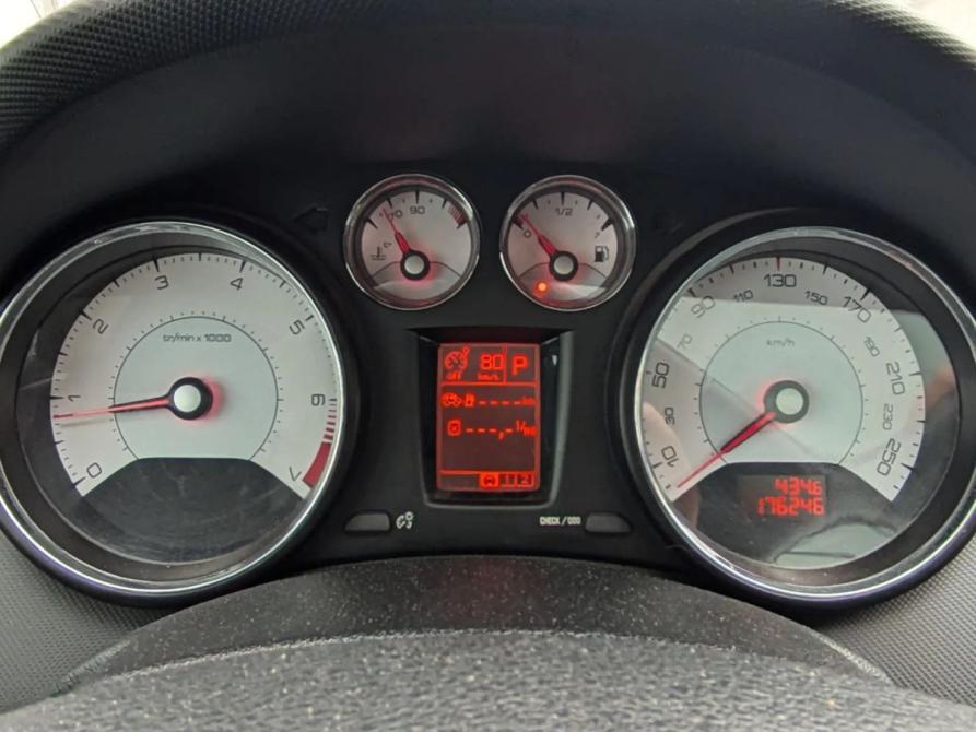 Peugeot 308 I Москва  - изображение 13