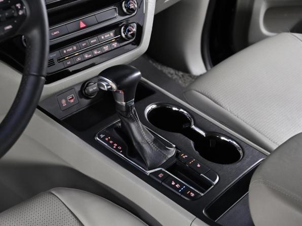 Kia Carnival III с пробегом 2018 года, цена 2 549 000 рублей, 151000 км, минивэн, Автокод Объявления