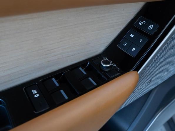 Land Rover Range Rover Velar I с пробегом 2017 года, цена 4 579 000 рублей, 71605 км, внедорожник, Автокод Объявления