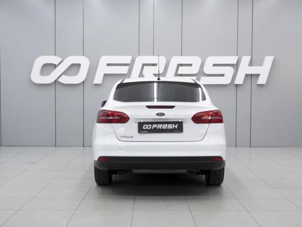Ford Focus III Рестайлинг с пробегом 2015 года, цена 930 000 рублей, 218001 км, седан, Автокод Объявления