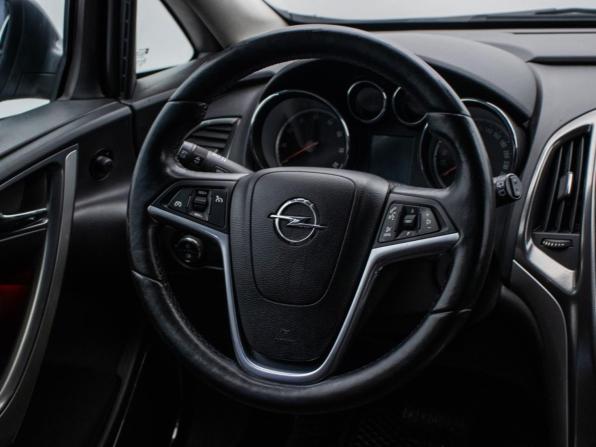 Opel Astra J с пробегом 2011 года, цена 670 000 рублей, 232307 км, хэтчбек, Автокод Объявления