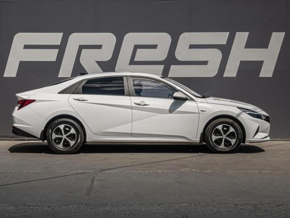 Hyundai Elantra VII (CN7) с пробегом 2022 года, цена 1 815 000 рублей, 62223 км, седан, Автокод Объявления