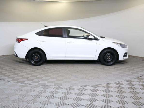 Hyundai Solaris II с пробегом 2017 года, цена 699 000 рублей, 247039 км, седан, Автокод Объявления